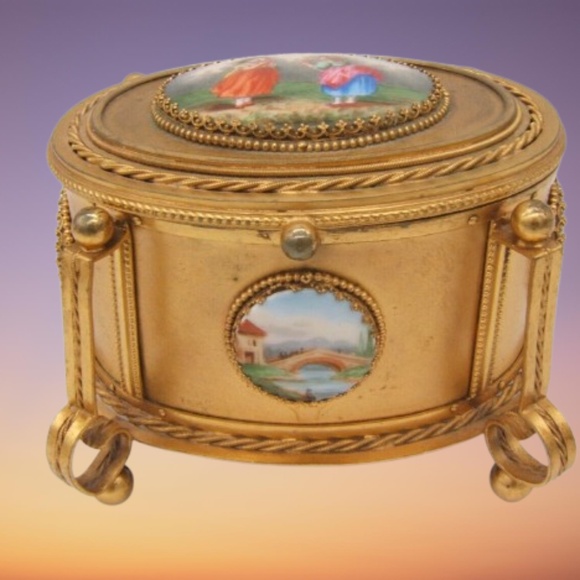 Guttin Other - Guttin Cameo Casket Box